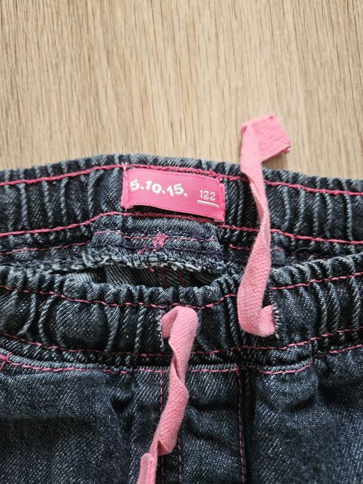 Spodnie 122 jeansy jeansowe joggery ściagacze