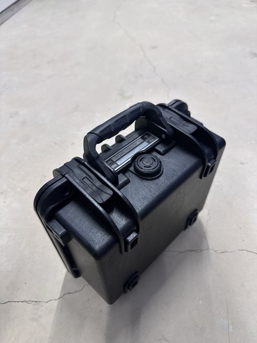 протиударний та водонепроникний кейс “Revelry”