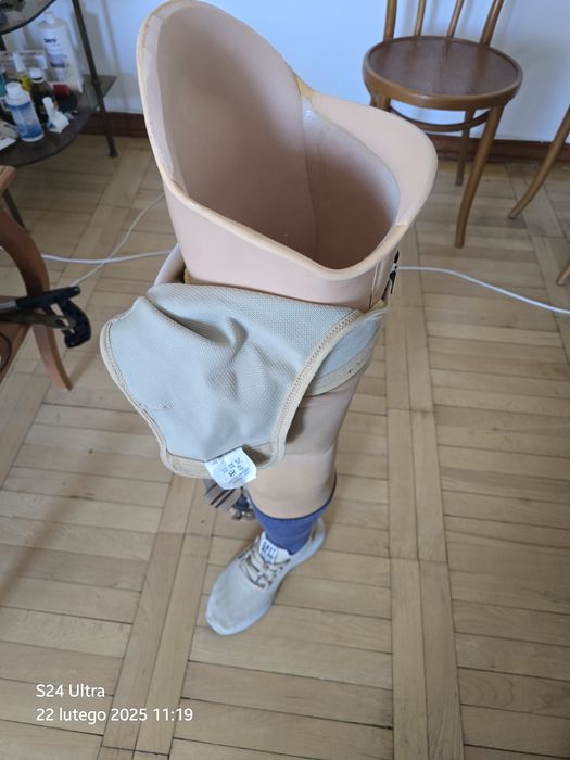 Proteza nogi uzywana