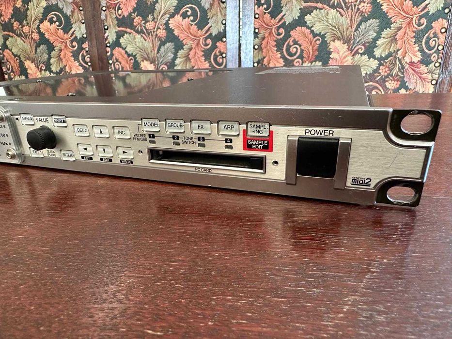 Syntezator Rack Roland Fantom XR + 5 kart rozszerzeń