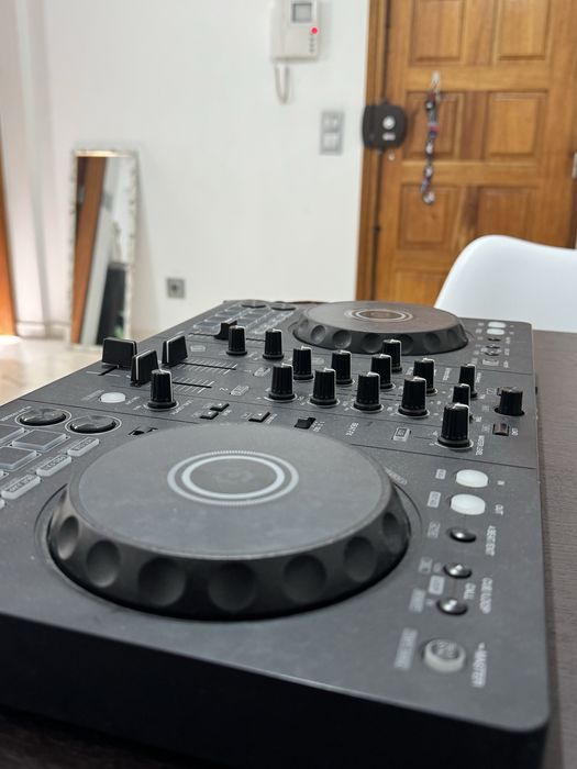 Pioneer DJ DDJ-FLX4 | Rekordbox & Serato | Excelente estado
