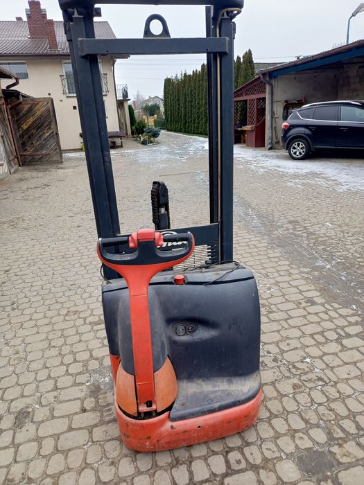 Paleciak elektryczny z masztem 24v