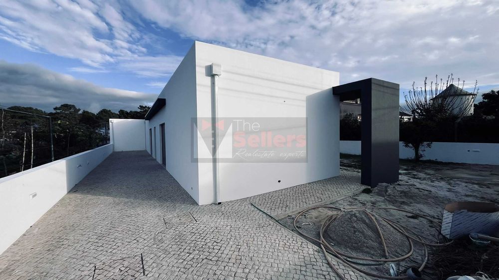 Fantástica Moradia Térrea Isolada Piscina – Lote 552m2 Fernão Ferro