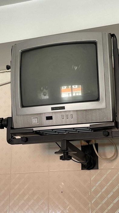 Televisões de "caixote" - traseira grande