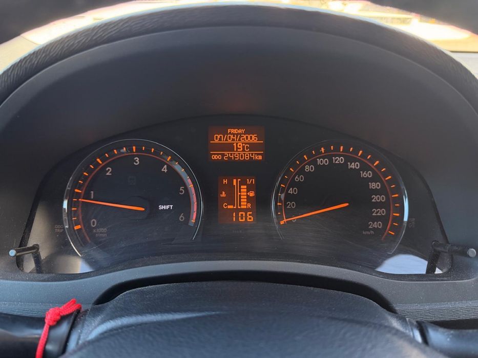 Toyota Avencis 2010