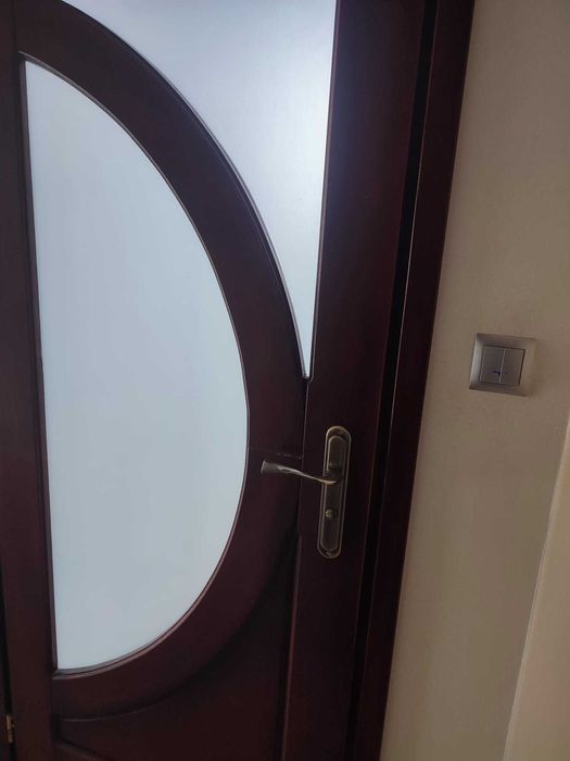 Drewniane drzwi po demontażu