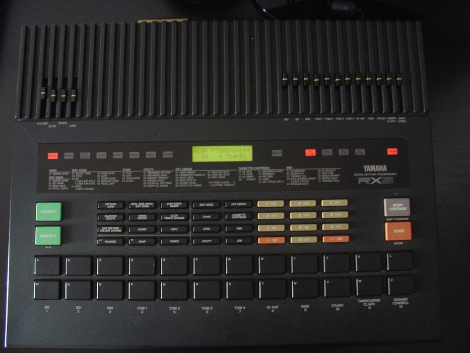 YAMAHA RX5 Vintage Drum Machine