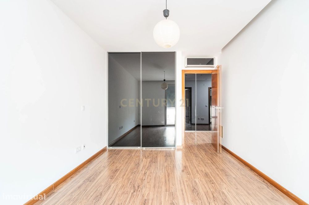 Arrendamento | Apartamento T1 c/lugar aparcamento e piscina na Quinta