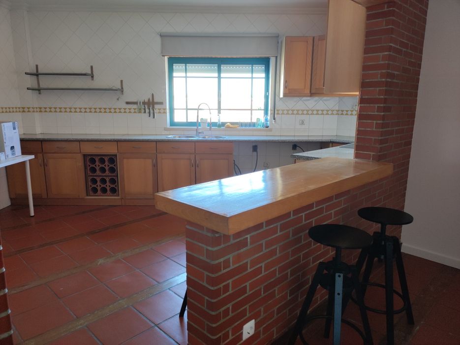 Alugo quarto para estudantes