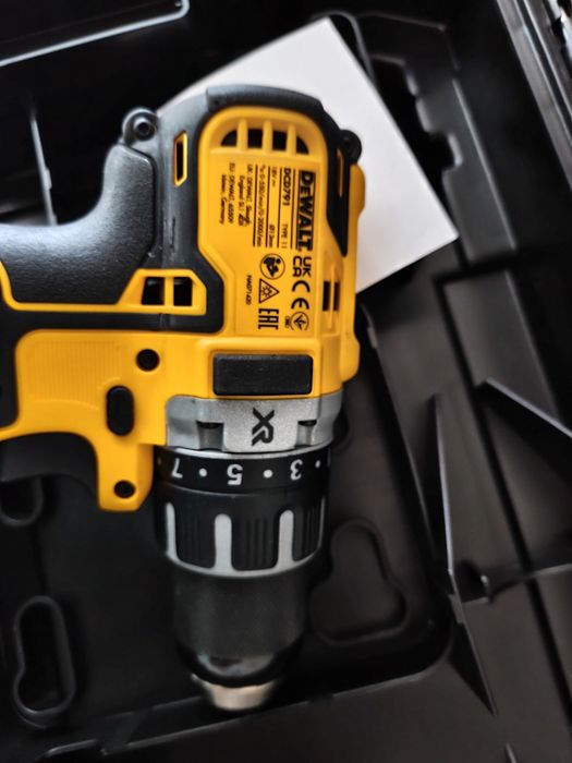 Nowy Dewalt dcd791nt