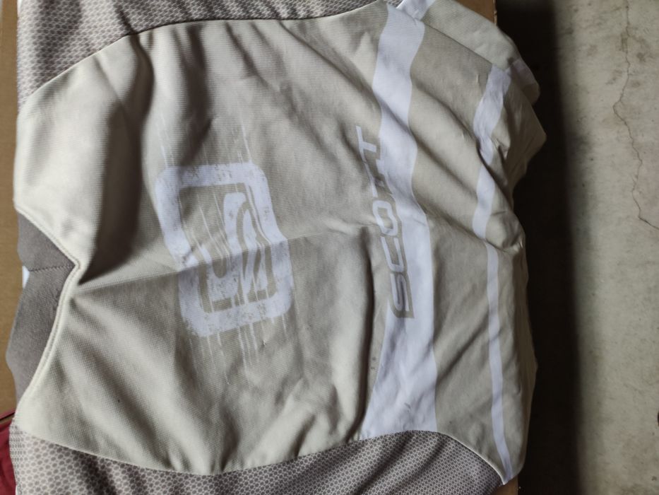 camisola L marca Scott