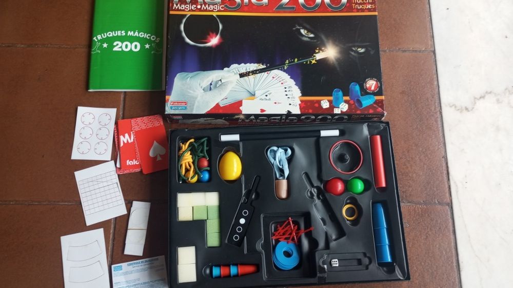 Jogo tabuleiro . Magia 200 truques