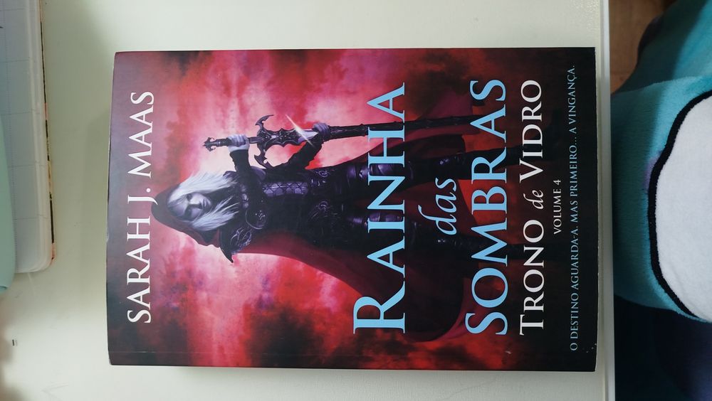 trono de vidro e rainha das sombras