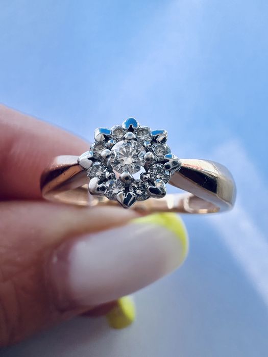 Золотое кольцо с бриллиантами красное золото 585 проба