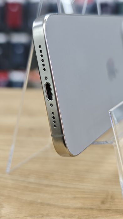 iPhone 15 Pro Max 256GB Natural Titanium e-SIM — Стан 10/10 + Гарантія
