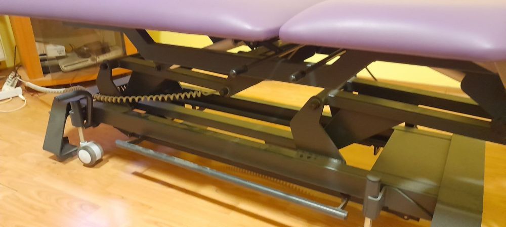 Stół rehabilitacyjny elektryczny 3-sekcyjny do terapii manualnej-CHIRO