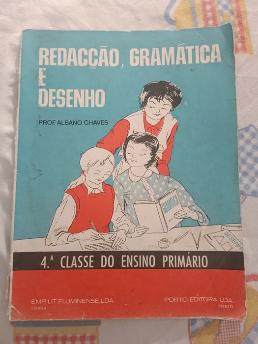 Livro antigo escolar