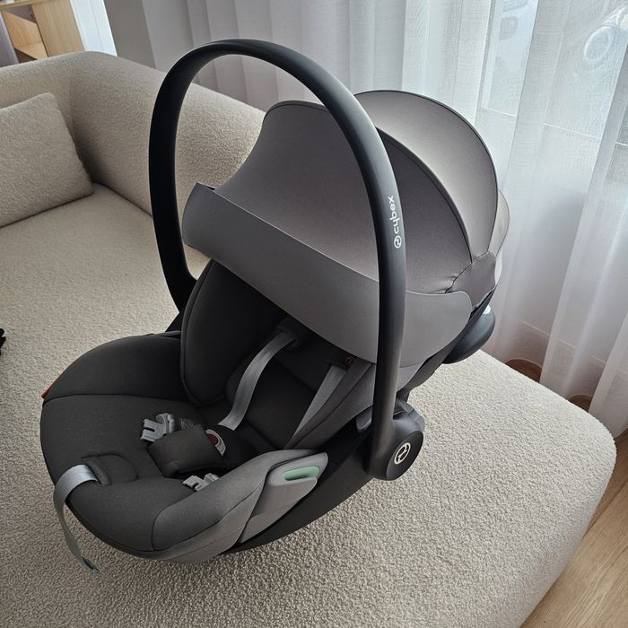 Conjunto auto base + ovo Cloud G Cybex -POUCO USO