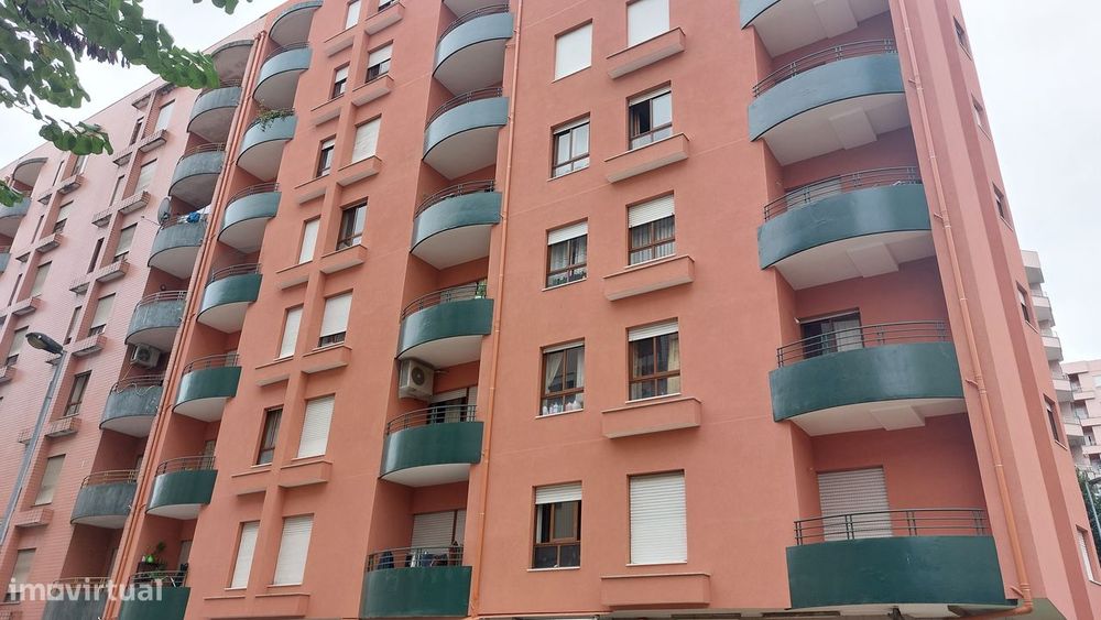 T4 com Garagem Box e Varandas | Zona Premium de Braga