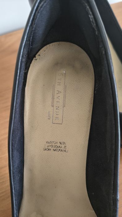 Skórzane czarne czółenka 5th Avenue roz. 38