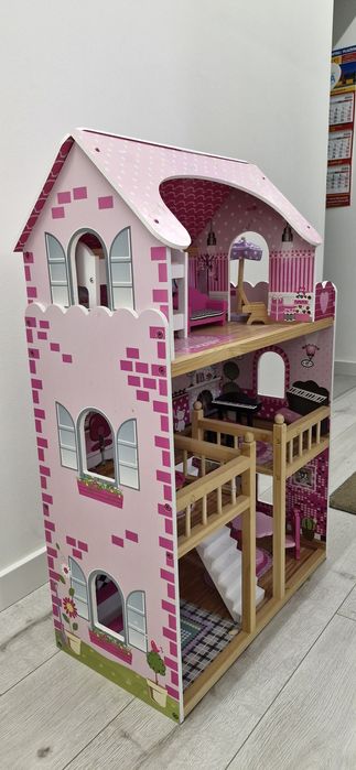 Domek dla lalek.