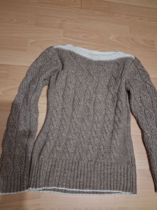 Sweter.  brązowy
