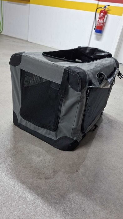 Foldable Pet Crate – Good Condition