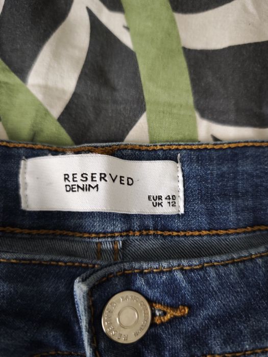 Jeansy spodnie jeansowe Reserved