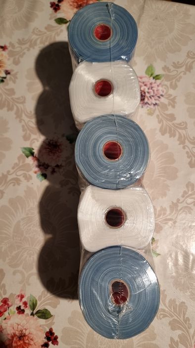 Folia do zabezpieczania z tasma klejaca