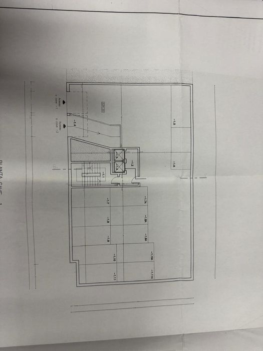 Garagem de estacionamento  360m2