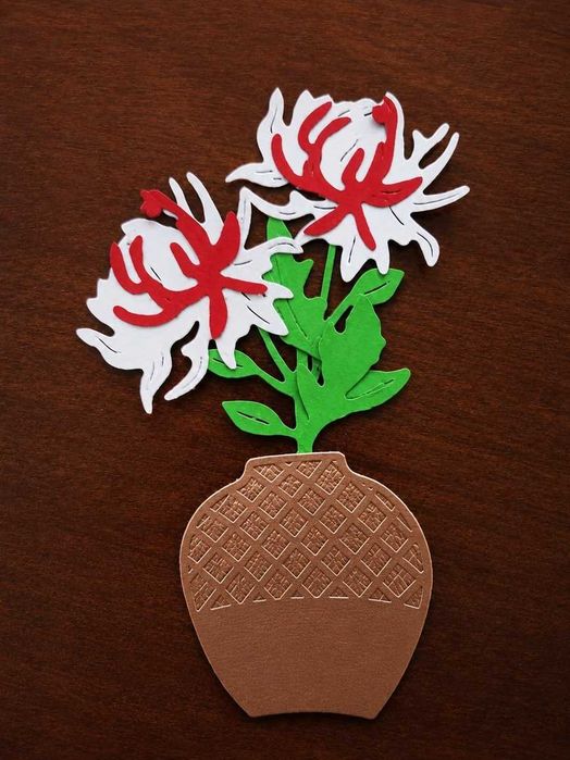 Assortment of Cutting Dies with Various Themes423919256769679361