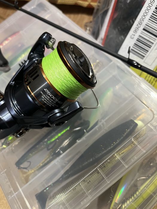 Cana shimano sahara + carreto shimano nasci + amostra + mala