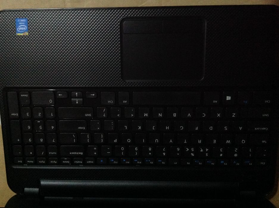 Dell Inspiron 3537 i7-4500U8GB1000 HD8850M