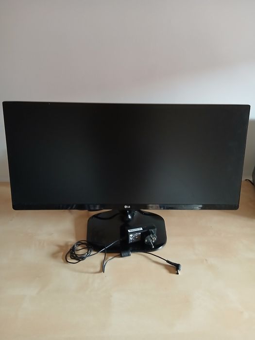 Monitor IPS  modelo  LG 25 VM 58-P