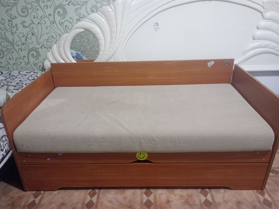 Кровать детская , раздвижная