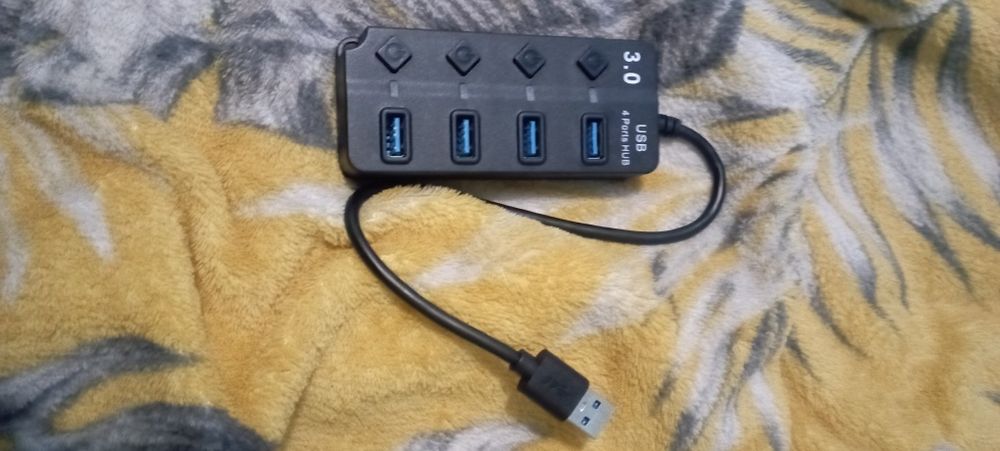 Hub Usb z 4 portami i wskaźnikami led