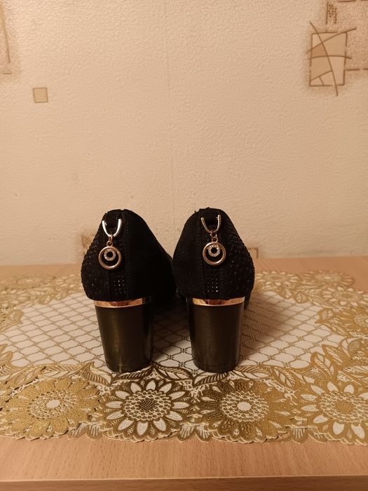 Жіночі черевики, туфлі