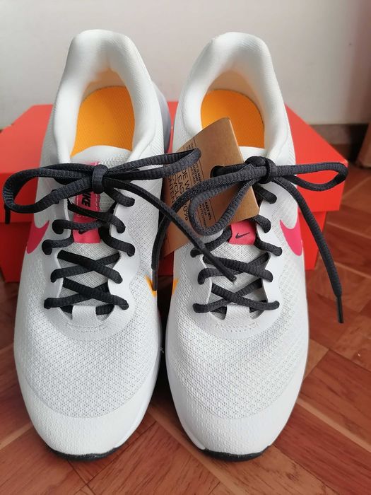 Sapatilha /ténis Nike revolution
