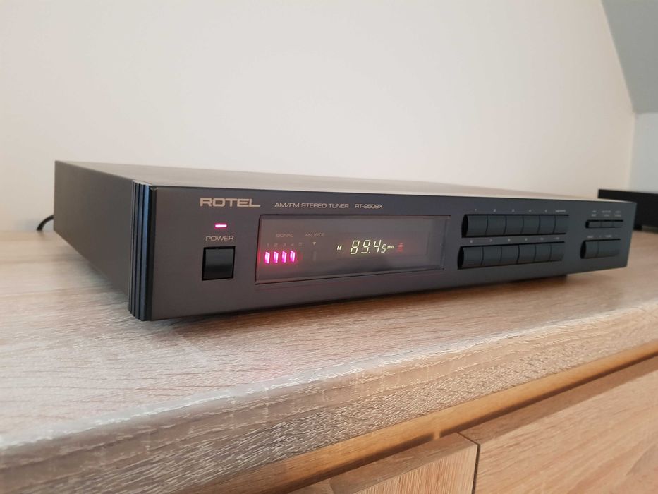 Rotel RT-950bx - klasyczny tuner stereo AM/FM