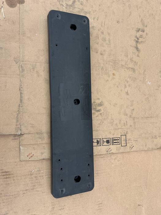 Подіум під номер переднього бампера Mercedes EQS AMG, x296 кузов