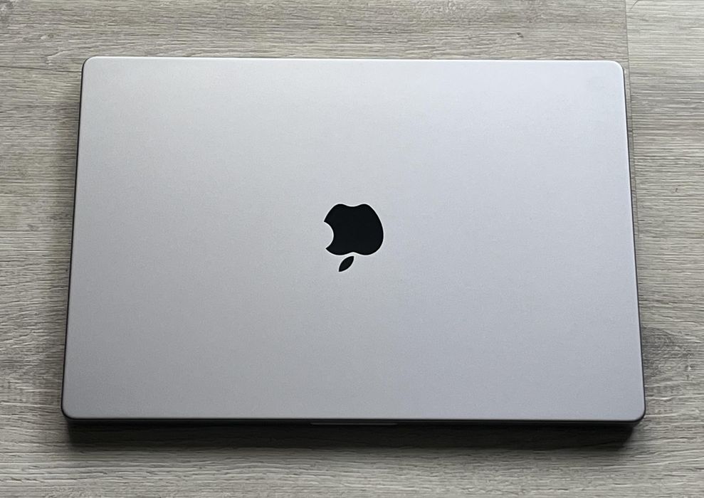 OUTLET MacBook Pro 2023 M2 Pro 16/512 Bateria 100% FV23