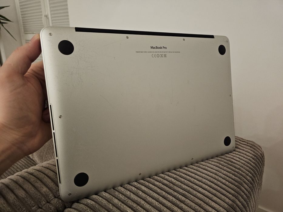 Laptop macbook pro A1502 na windows 10 pro