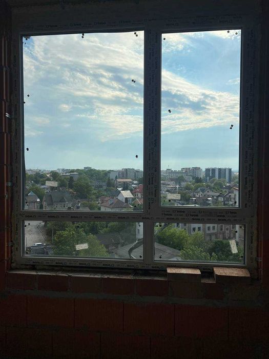 Продається 2 кім квартира в центральній частині міста .
