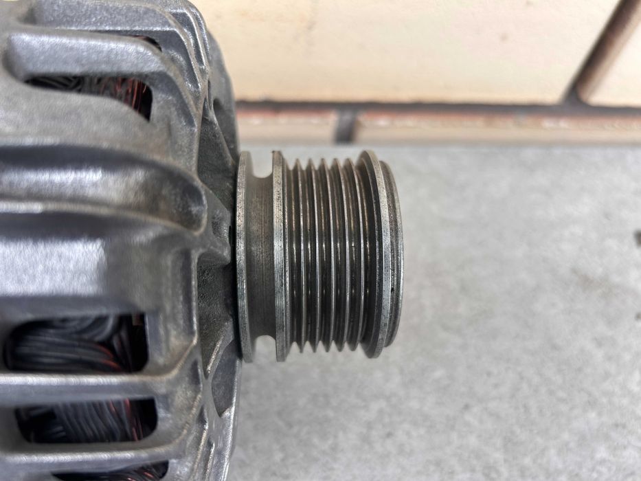 генератор Renault Kangoo Scenic Megane Clio Duster 1.5DCI 2009-2018