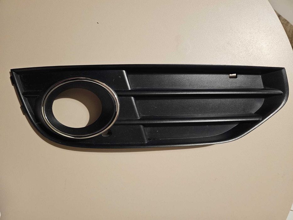 Сobertura da luz de nevoeiro (direito) Audi 4 Allroad Quattro