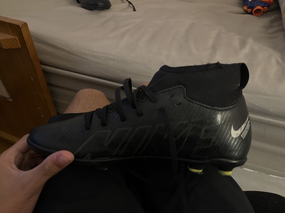 Par de chuteiras Nike Mercurial usadas tamanho 38,5