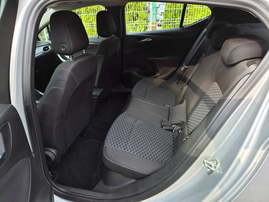 Opel  Astra 1.6 TDCI