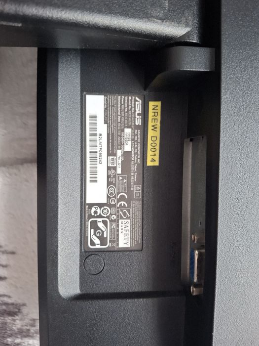 2 monitory Asus VW193D-B