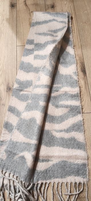 Szalik długi gruby ciepły szary różowy zebra