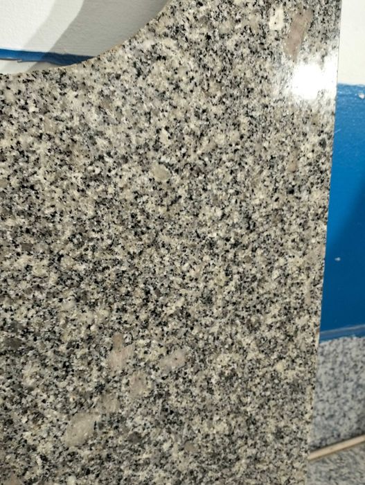 Bancada de cozinha em granito cinza - OPORTUNIDADE!